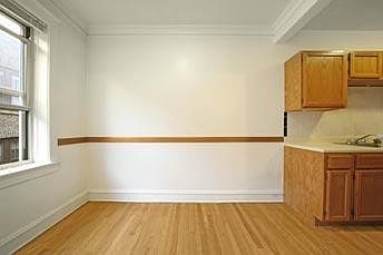 2nd image of 4615 N Lincoln Ave APT 204