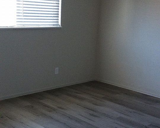5th image of 1927 West Dr APT D