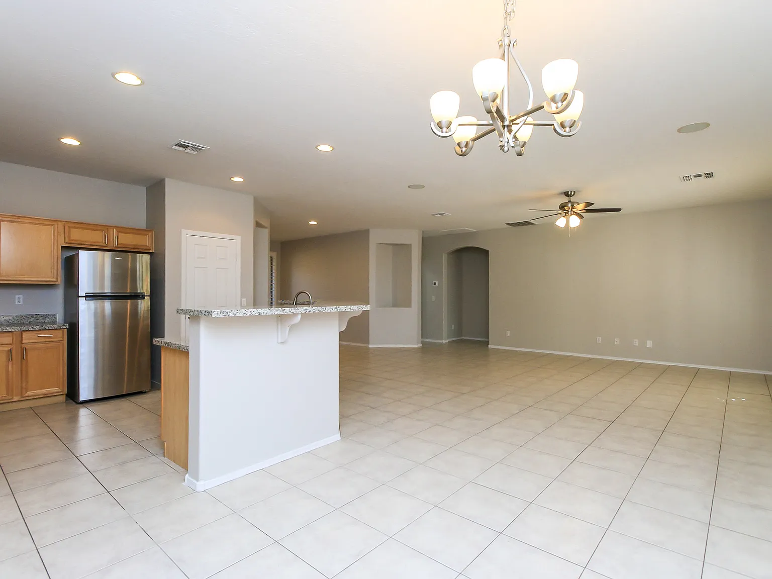 3 bed, 1715 sqft, $1,995 — Photo 4