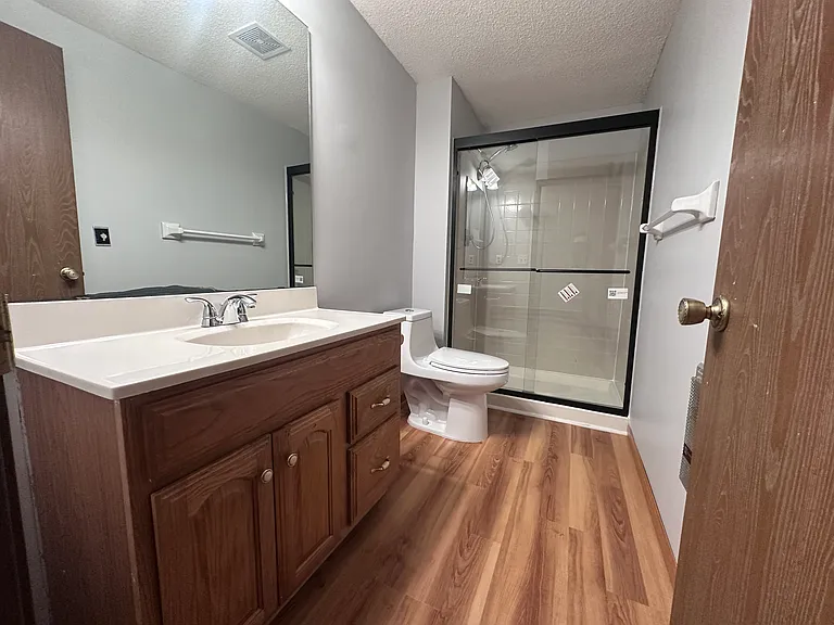 15229 Buchanan Ct — Photo 7