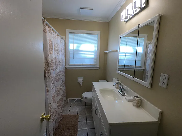 5830 Perry Ln — Photo 52