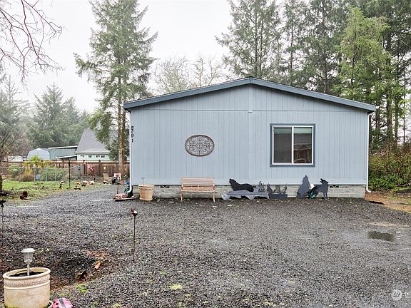 5th image of 391 Snahapish Avenue SE
