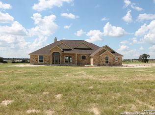 118 Triple Bend Dr, La Vernia, TX 78121