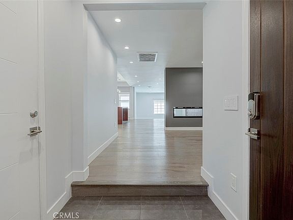 4th image of 523 E Fairmount Rd