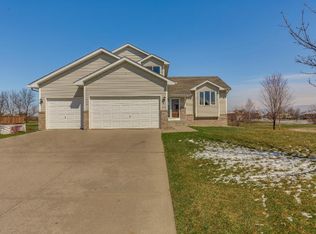 10186 Karston Ct NE, Albertville, MN 55301