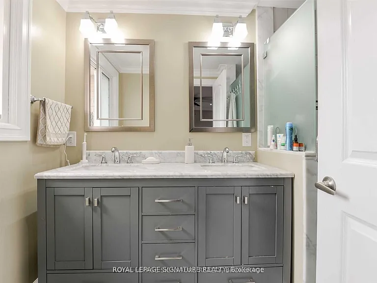 6222 Fullerton Cres — Photo 25