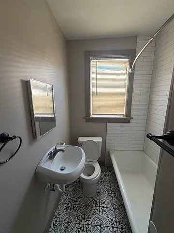 5018 Pernod Ave #5018A — Photo 6
