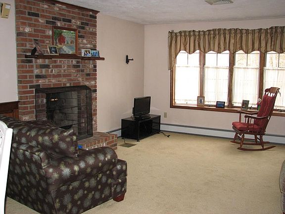 4th image of 52 McGilpin Rd
