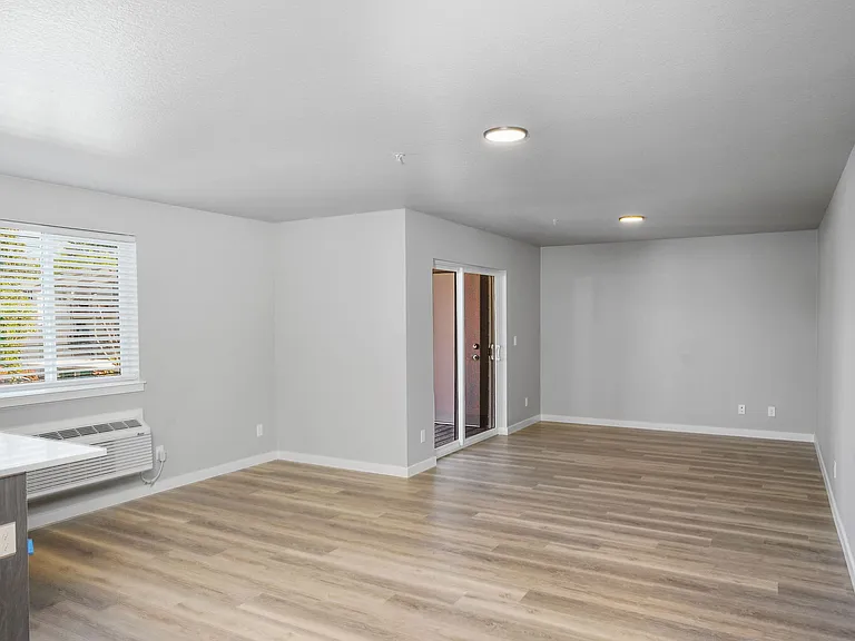 Fisher Park Apartments — Photo 40