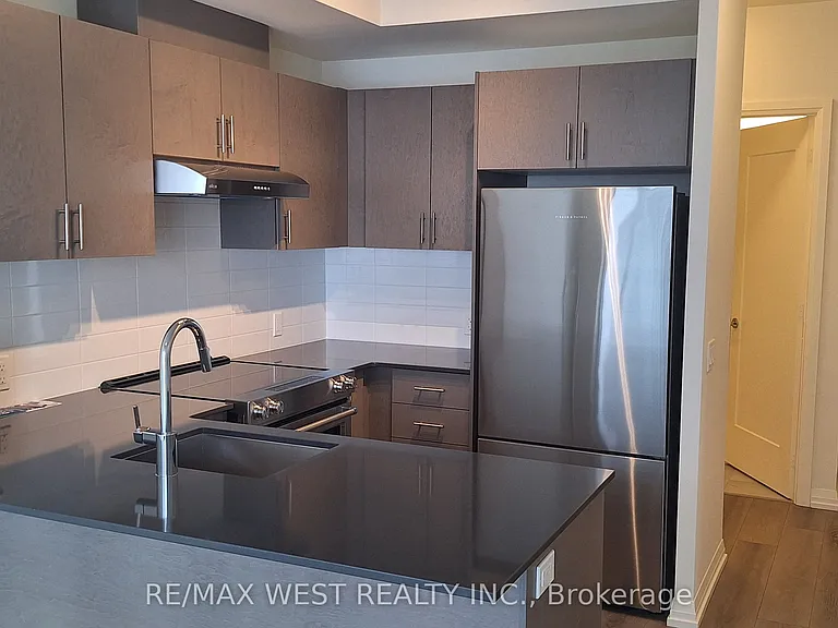 27 Korda Gate N #1610 — Photo 2