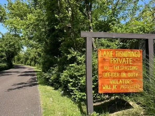 5525 Lake Tishomingo Rd, Hillsboro, MO 63050