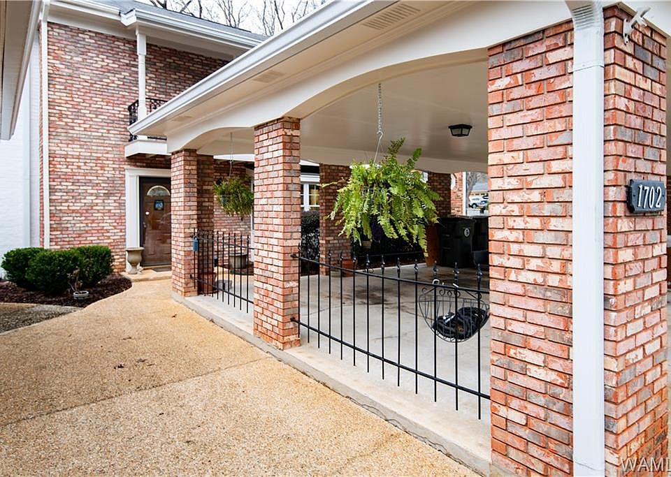 1st image of 1702 Saint Charles Pl