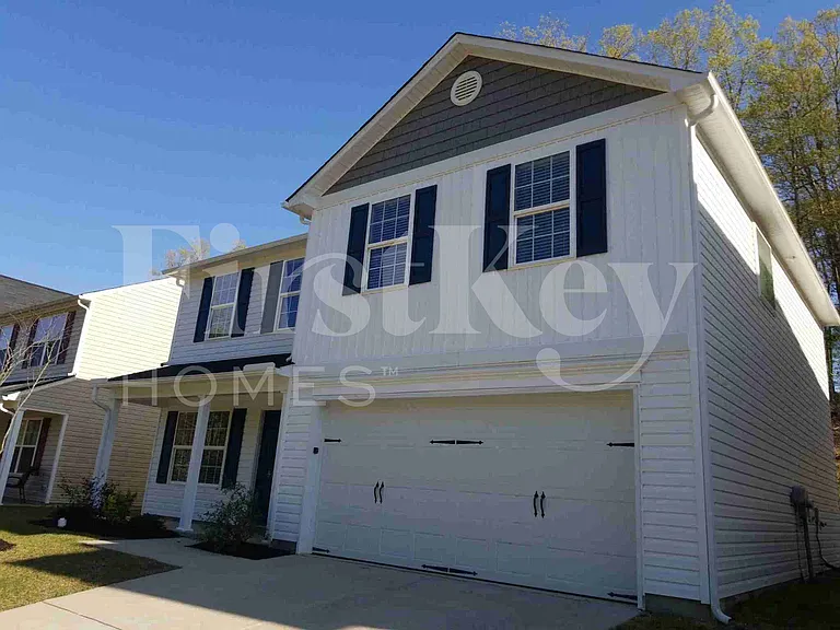901 Leatherstone Ln — Photo 3