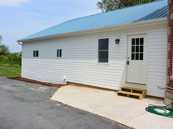 Side entry way 