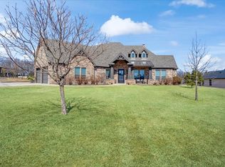 137 Blackthorn Dr, Van Alstyne, TX 75495