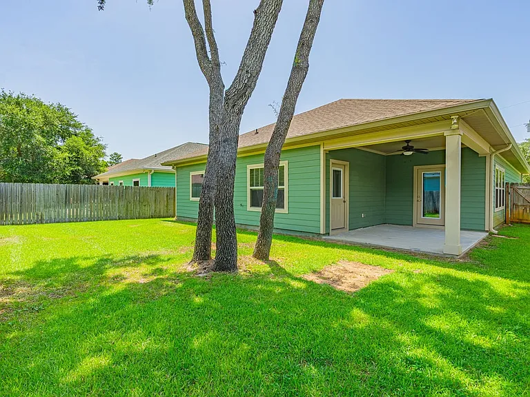 8528 Carlos St — Photo 20