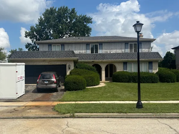 1034 W Compton Point, Addison, IL 60101