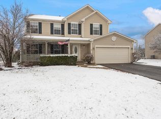 2749 Providence Ln, Lindenhurst, IL 60046