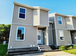 636 Saddleback Rd NW, Edmonton, AB T6J4Z3