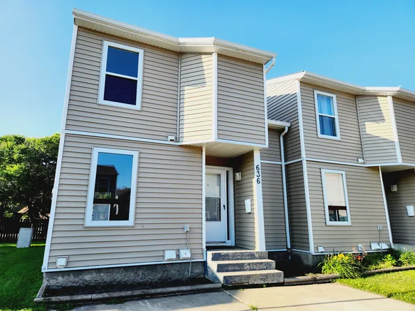 636 Saddleback Rd NW, Edmonton, AB T6J 4Z3