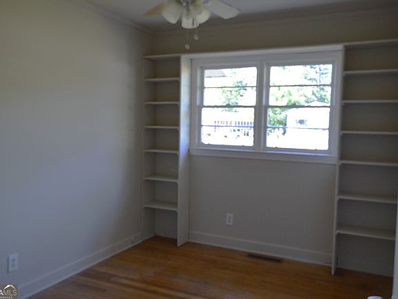 5th image of 1524 Cambridge Dr
