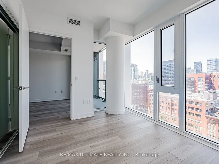 158 Front St E #1211 — Photo 17