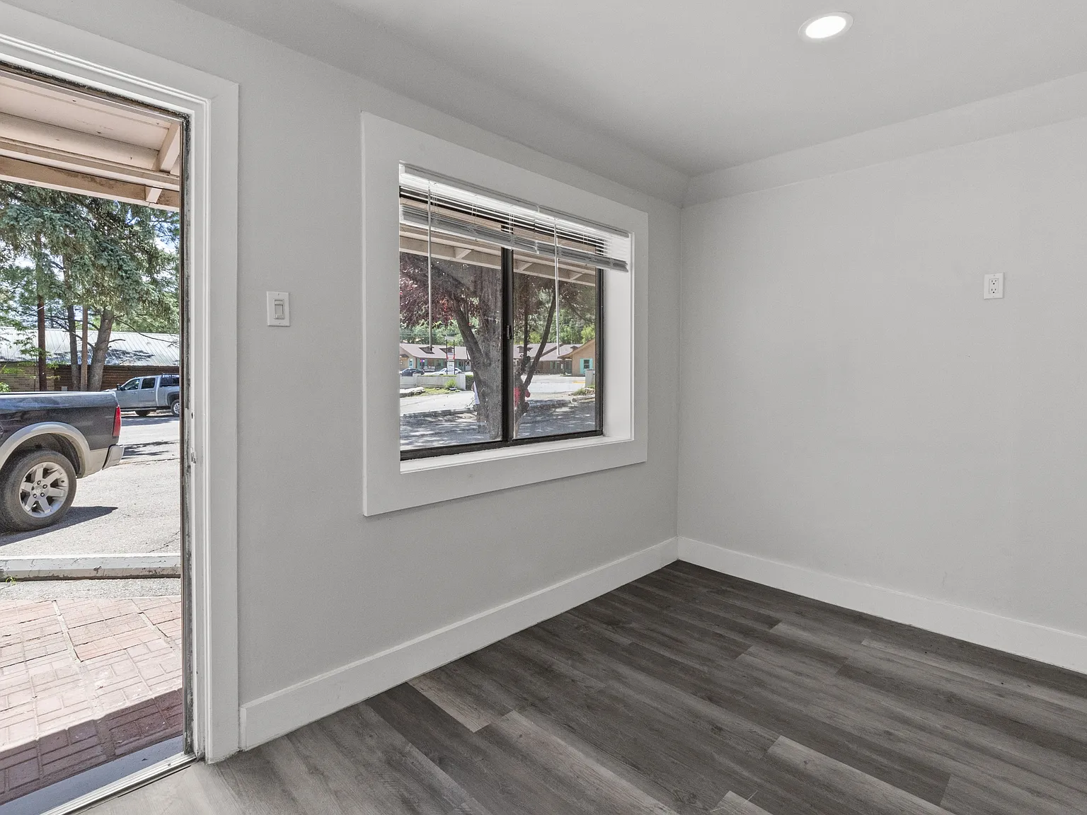620 Sudderth Drive - 4 — Photo 4