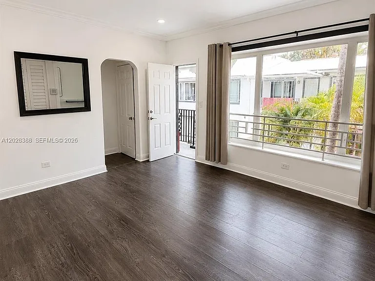 1536 Jefferson Ave #4 — Photo 2