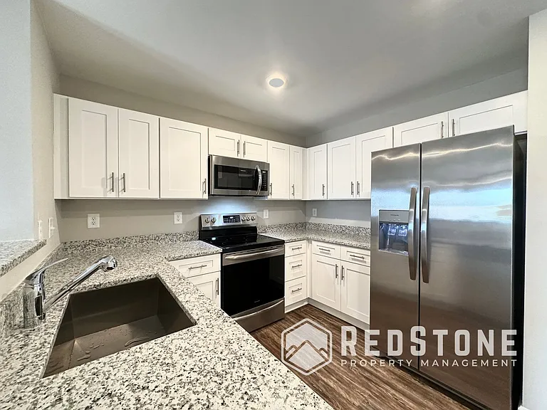 Westbrook Apartments — Photo 11
