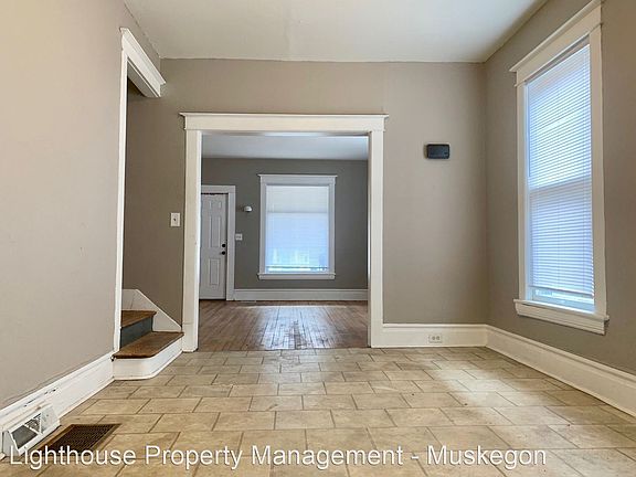 5th image of 358 Monroe Ave #358