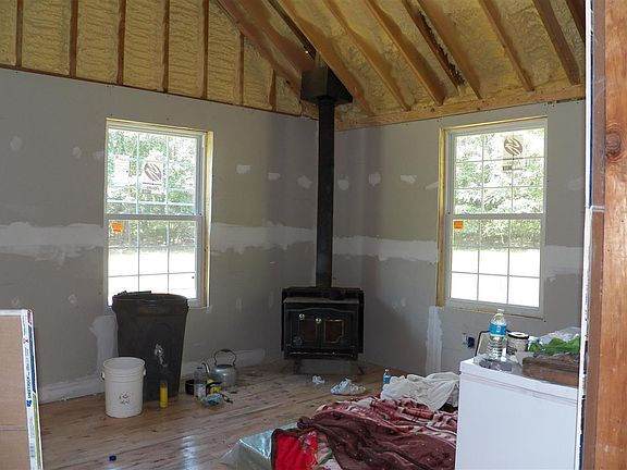 5th image of 222 Willow Heights Rd