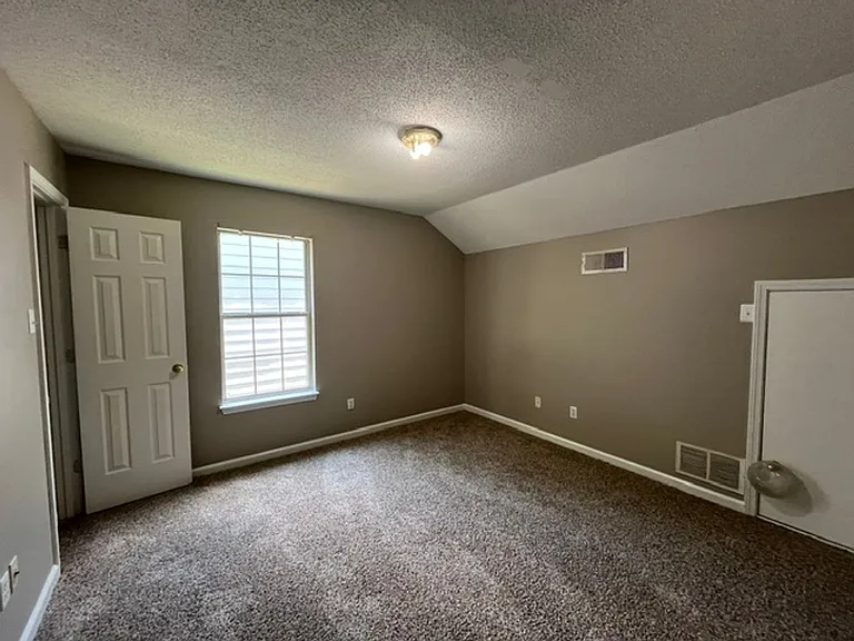 1608 Joy Blvd — Photo 6