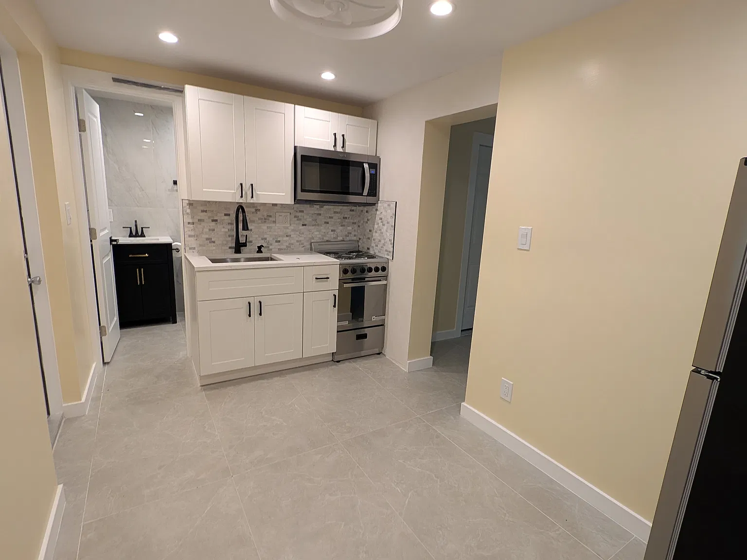 815 NW River Shores Blvd — Photo 2