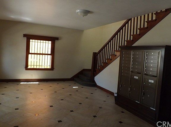 4th image of 635 Elm Ave APT 3