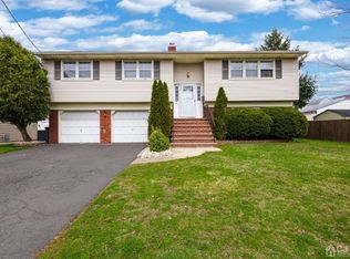 8 Stanton St, Clark, NJ 07066