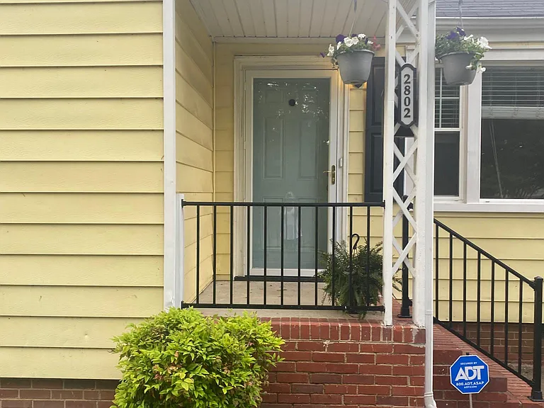 2802 Overton Rd — Photo 2