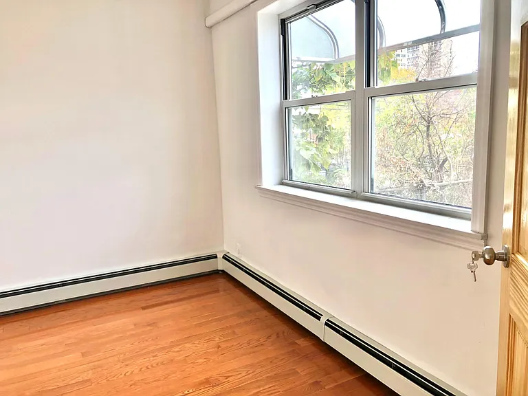 3701 Maple Ave #2 — Photo 9