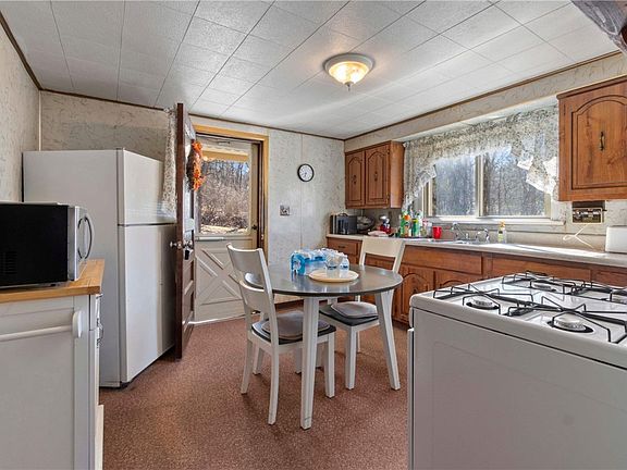 4th image of 143 Valley View Rd