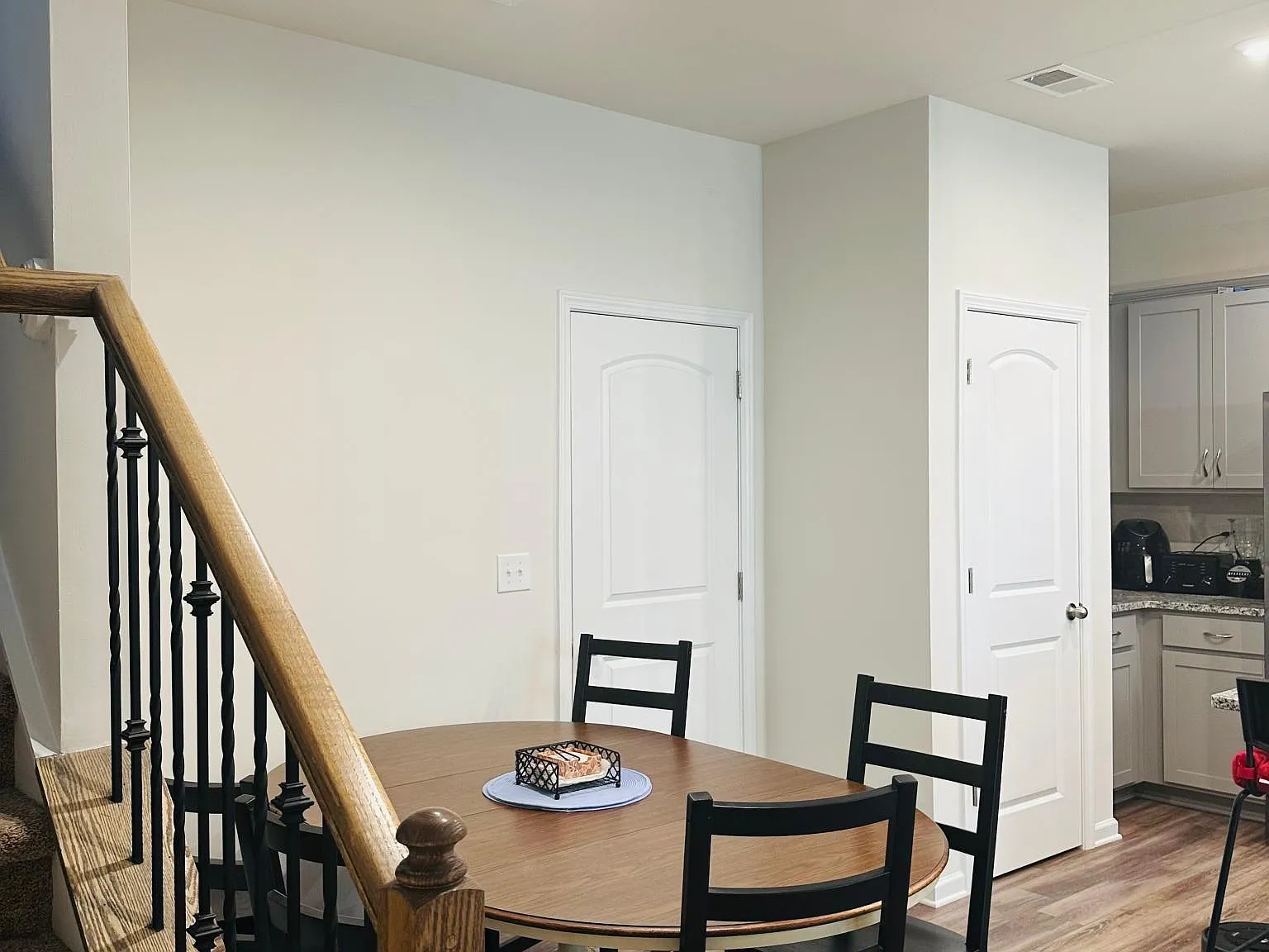 3 bed, 1600 sqft, $2,245 — Photo 4