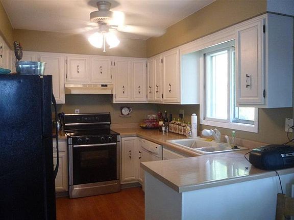 4th image of 37649 Lake Shore Dr