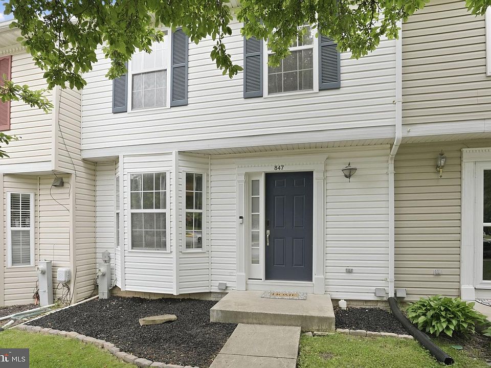 1st image of 847 Medinah Cir
