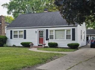 726 Stuart St, Grayslake, IL 60030