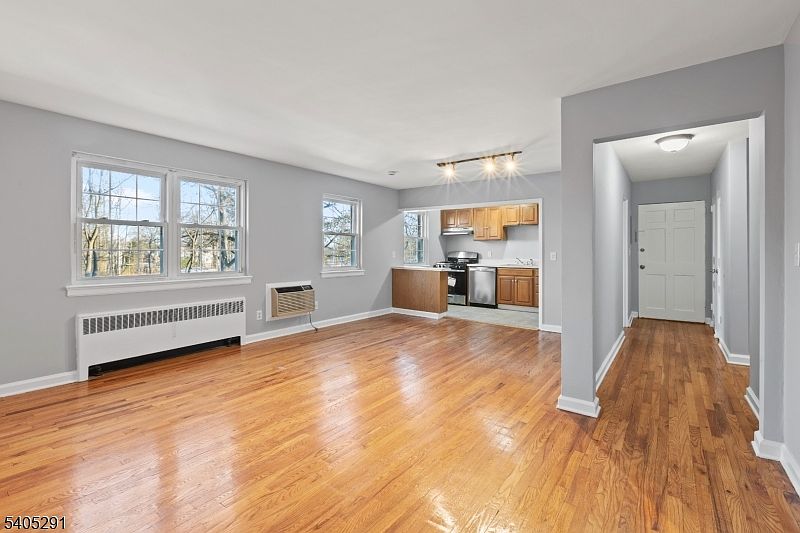 1st image of 16 F Parkway Village #F