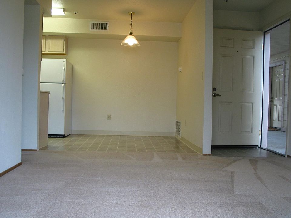 2nd image of 4319 Railroad Ave APT 15