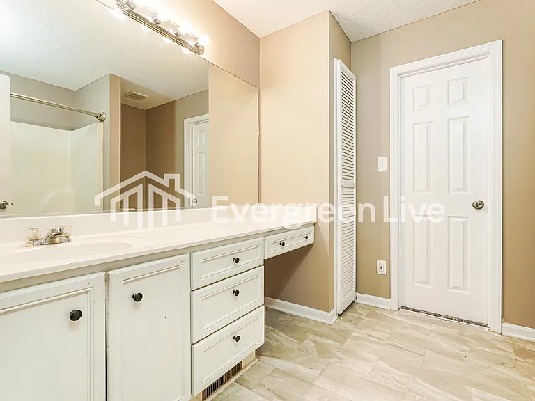 4237 Waylon Dr — Photo 9
