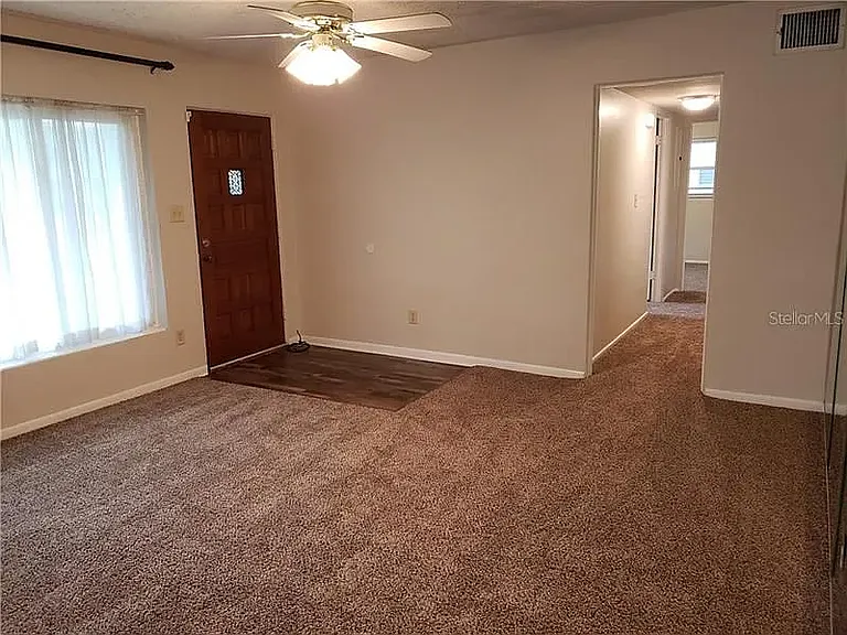 1841 Linden Rd — Photo 10