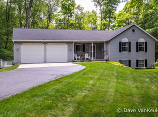 58 Sagamore Trl SE, Lowell, MI 49331