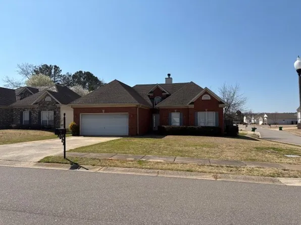 2530 Joey Adkins Dr, Moody, AL 35004