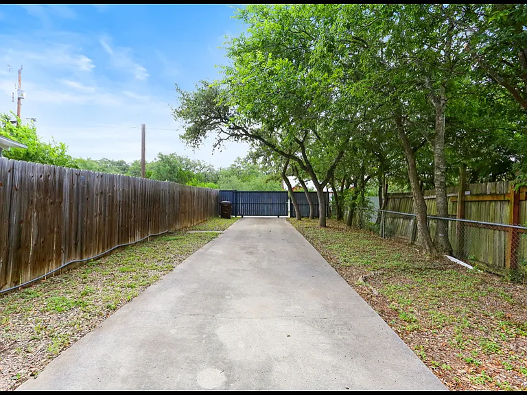 25211 Aue Rd #B — Photo 12