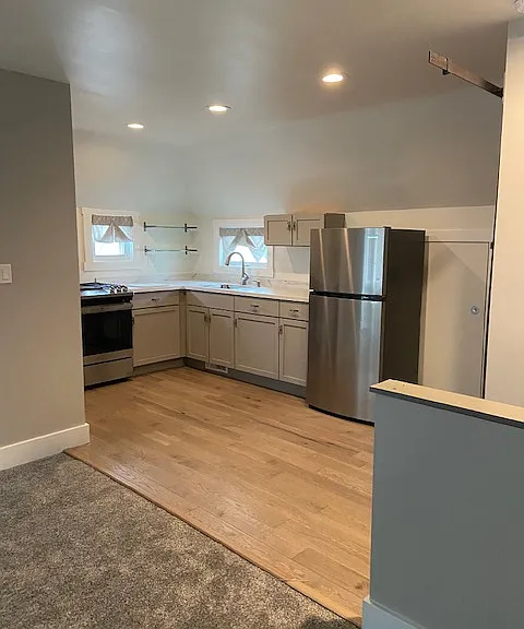 Kitchen, Hardwood Floor
